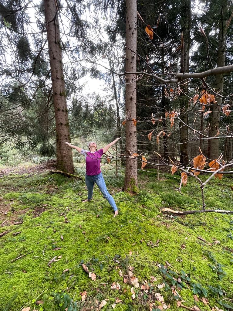 Josephine Speiser, Wald, Natur, Gesundheit, Yogalehrerin, Heilpraktikerin, Yoga, Vitalcoach